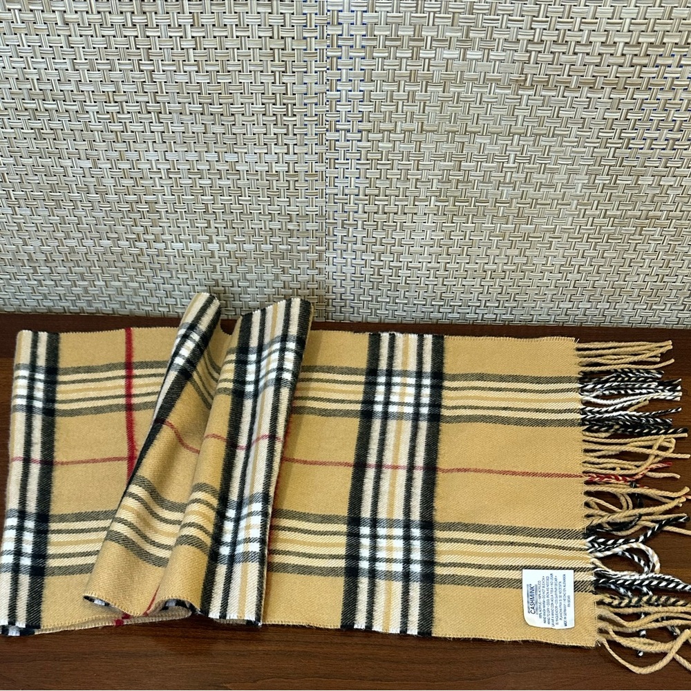 VTG 1990s-2000s V. FRAAS Cashmink Tan Burberry Tartan Plaid Scarf - Picture 4 of 5